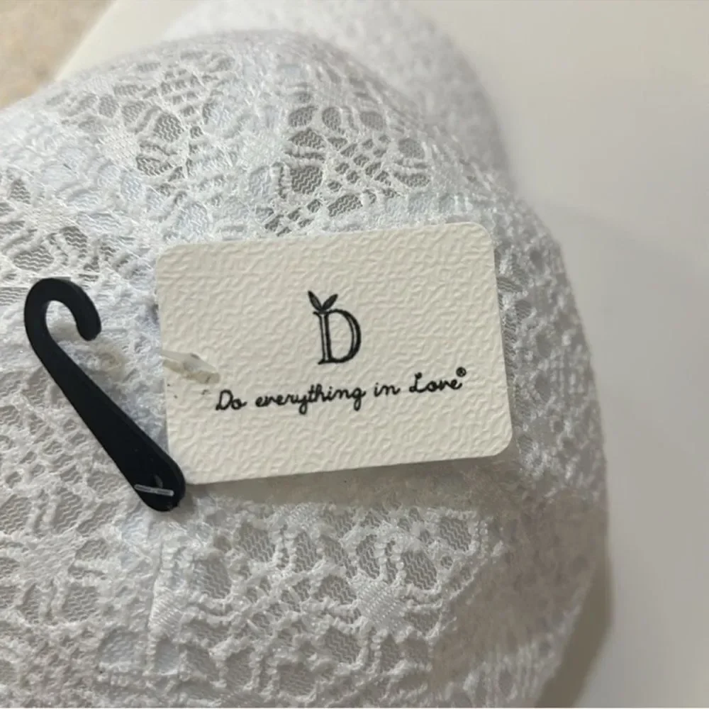 Do everything in love nwt no